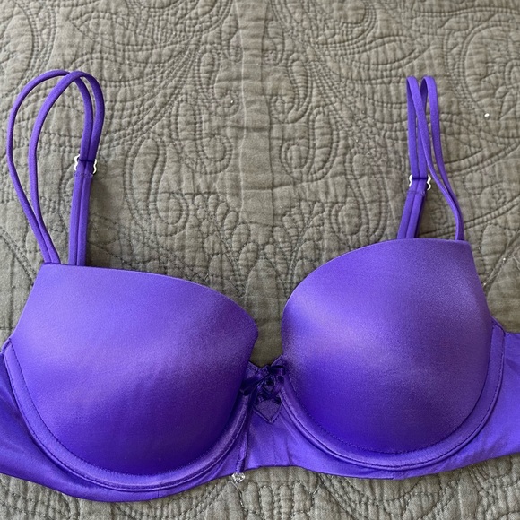 Victoria’s Secret bras - Picture 2 of 9